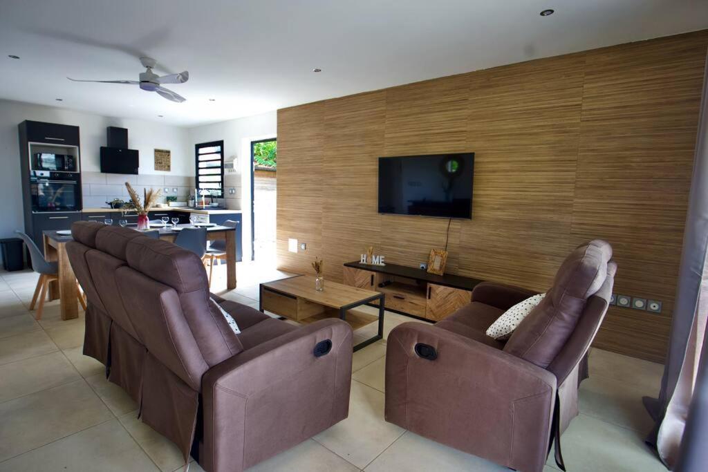 Villa Du Beau Vallon 2 Jacuzzi Privatif Et Piscine Chauffee Partagee Saint-Benoît Exterior foto
